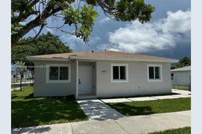 605 SW 11th Ave, Homestead, FL 33030 - Photo 1