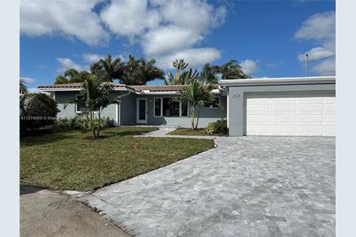 2107 NE 17th Avenue, Wilton Manors, FL 33305 - Photo 1