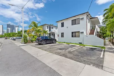 550 SW 10th St, Miami, FL 33130 - Photo 1