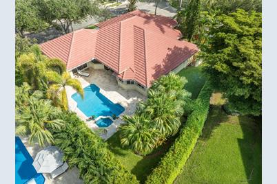 1562 Island Way, Weston, FL 33326 - Photo 1