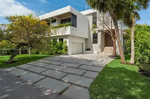 650 Warren Ln, Key Biscayne, FL 33149 - Photo 1