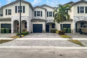 2677 SE 13th St, Homestead, FL 33035 - Photo 1