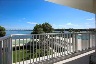 300 Bayview Dr, Sunny Isles Beach, FL 33160 - Photo 1