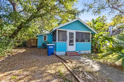 305 Pennsylvania Ave, Clearwater, FL 33755 - Photo 1
