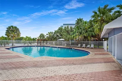 9365 Fontainebleau Blvd #E207, Miami, FL 33172 - Photo 1