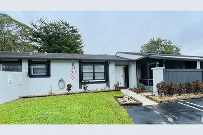 85 Conaskonk Cir #85, Royal Palm Beach, FL 33411 - Photo 1