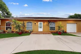 386 NW 17th Ct, Homestead, FL 33030 - Photo 1