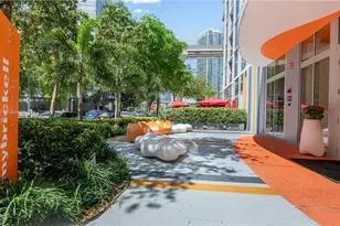 31 SE 6th St, Miami, FL 33131 - Photo 1