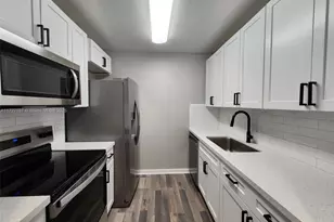 13450 SW 3rd St, Pembroke Pines, FL 33027 - Photo 1