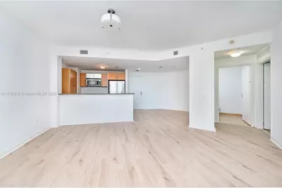 300 S Biscayne Blvd #T-1905, Miami, FL 33131 - Photo 1