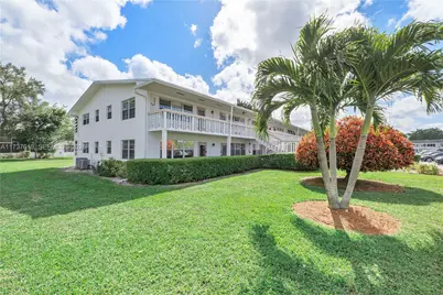 143 Oakridge J #143, Deerfield Beach, FL 33442 - Photo 1