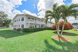 143 Oakridge J, Deerfield Beach, FL 33442 - Photo 1