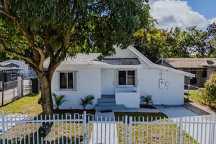 866 NW 108th St, Miami, FL 33168 - Photo 1