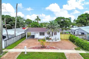 713 SW 6th Ave, Hallandale Beach, FL 33009 - Photo 1