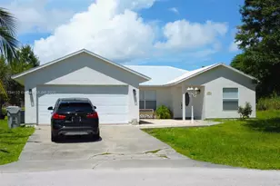 720 2nd Pl SW, Vero Beach, FL 32962 - Photo 1