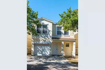 961 SW 15th St, Deerfield Beach, FL 33441 - Photo 1