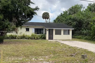 2008 N 47th St, Fort Pierce, FL 34947 - Photo 1