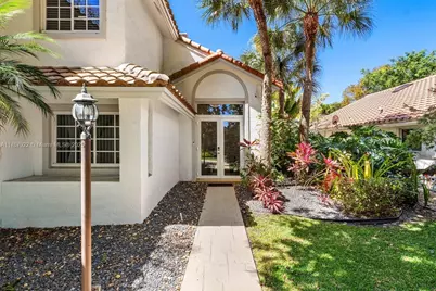 517 Misty Oaks Dr, Pompano Beach, FL 33069 - Photo 1