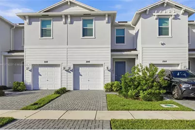 846 SE Grovebush Ln, Port Saint Lucie, FL 34984 - Photo 1