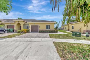 3274 NE 11th Dr, Homestead, FL 33033 - Photo 1