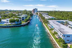 2700 NE 135th St, North Miami, FL 33181 - Photo 1
