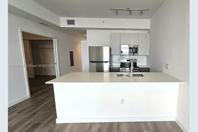 1642 NE 1st Ave #1910, Miami, FL 33132 - Photo 1