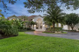 6821 SW 104th St, Pinecrest, FL 33156 - Photo 1