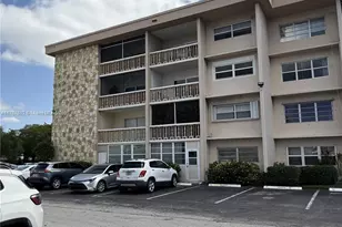 410 SE 2nd St, Hallandale Beach, FL 33009 - Photo 1