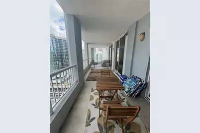 170 SE 14th St #2407, Miami, FL 33131 - Photo 1
