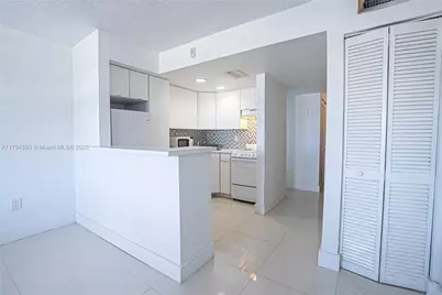 1575 Euclid Ave #PHD, Miami Beach, FL 33139 - Photo 1