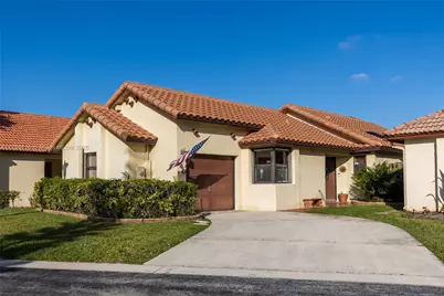 540 SW 113th Ter, Pembroke Pines, FL 33025 - Photo 1