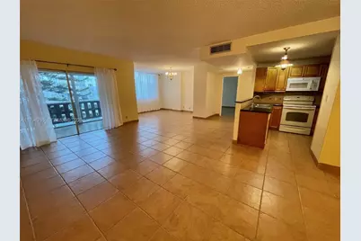 4330 Hillcrest Dr #214, Hollywood, FL 33021 - Photo 1