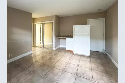 715 NE 6th St #5E, Fort Lauderdale, FL 33304 - Photo 1