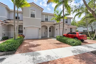 1018 NE 208th St, Miami, FL 33179 - Photo 1