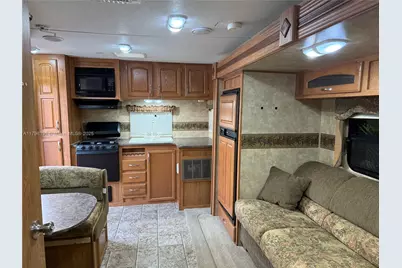 706 W 40th Pl #Mobile, Hialeah, FL 33012 - Photo 1