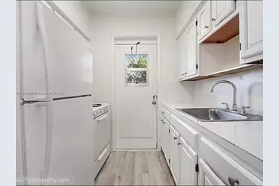 427 Santander Ave #304, Coral Gables, FL 33134 - Photo 1