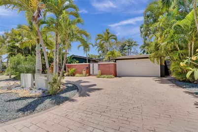 2213 NE 17th Ave, Wilton Manors, FL 33305 - Photo 1