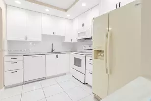 9370 SW 8th St, Boca Raton, FL 33428 - Photo 1