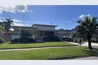 1438 NE 104th St, Miami Shores, FL 33138 - Photo 1