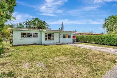 613 SW 6th St, Hallandale Beach, FL 33009 - Photo 1