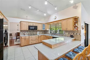 15827 Waverly Manor, Davie, FL 33331 - Photo 1