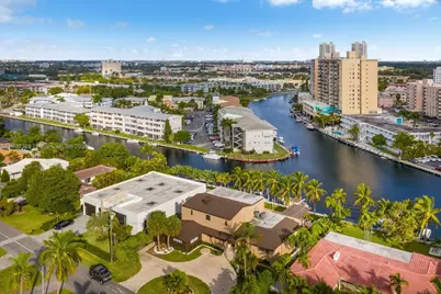 418 Tammarind Dr, Hallandale Beach, FL 33009 - Photo 1