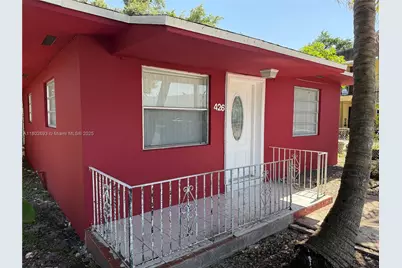 426 NE 166th St #B, Miami, FL 33162 - Photo 1