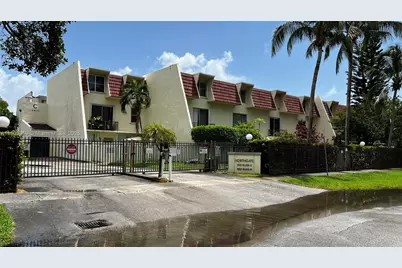 1655 NE 115th St #21B, Miami, FL 33181 - Photo 1