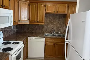 7010 NW 186th St, Hialeah, FL 33015 - Photo 1