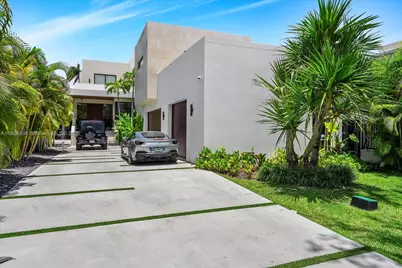 715 NE 77th St, Miami, FL 33138 - Photo 1