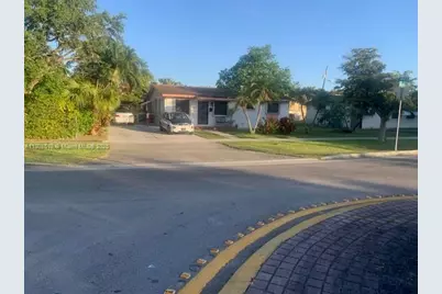 1470 North Dr, Miami, FL 33179 - Photo 1