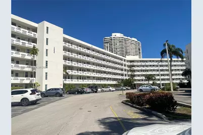3030 Marcos Dr #T504, Aventura, FL 33160 - Photo 1