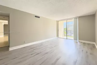 601 Three Islands Blvd #317, Hallandale Beach, FL 33009 - Photo 1