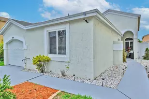 2810 River Run Cir E, Miramar, FL 33025 - Photo 1